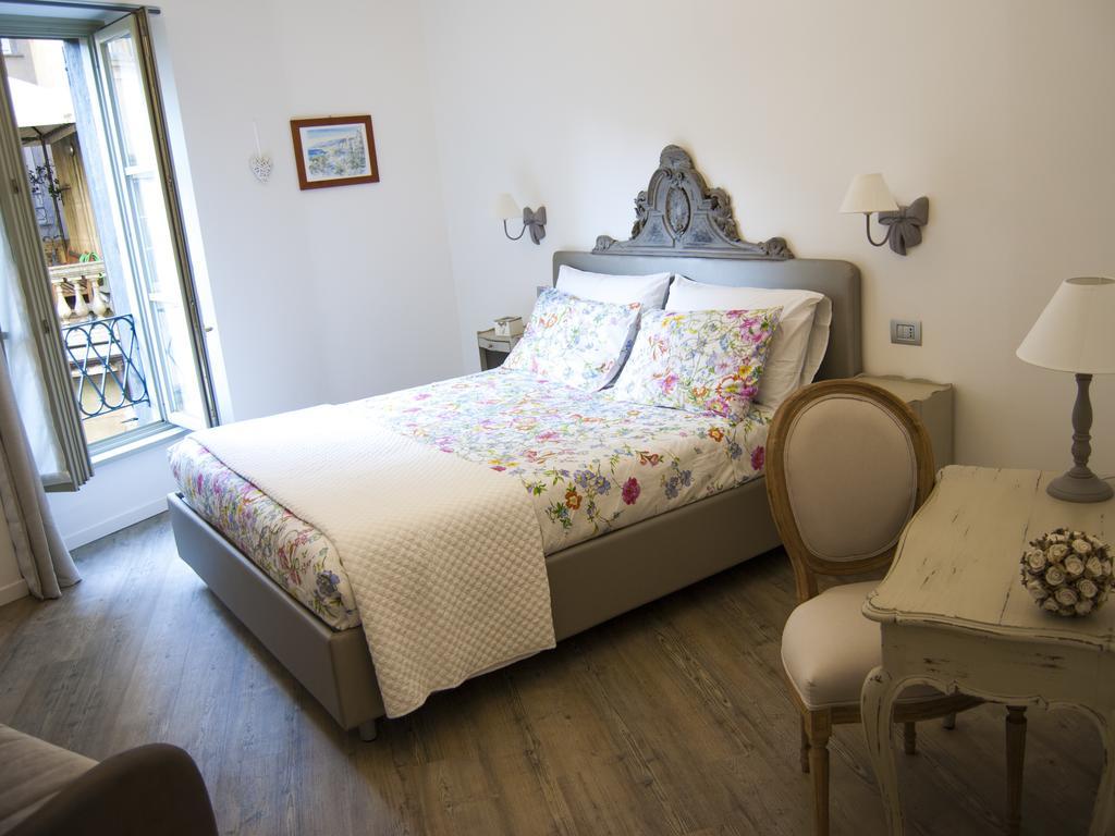 Large Double Room Private Bathroom