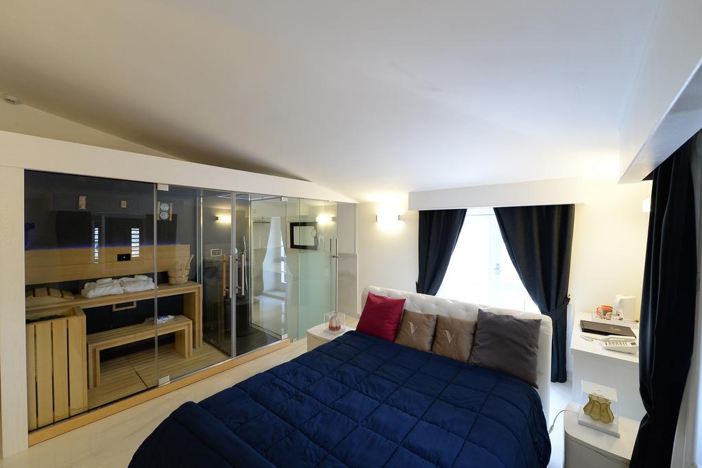 Double Room Sauna Spa Bath