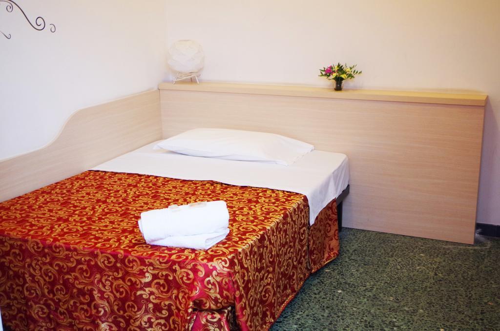 Single Room,202916155:JPEG