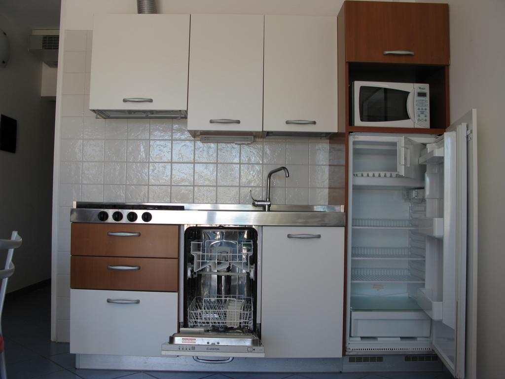 One-Bedroom Apartment Balcony,236053577:JPEG