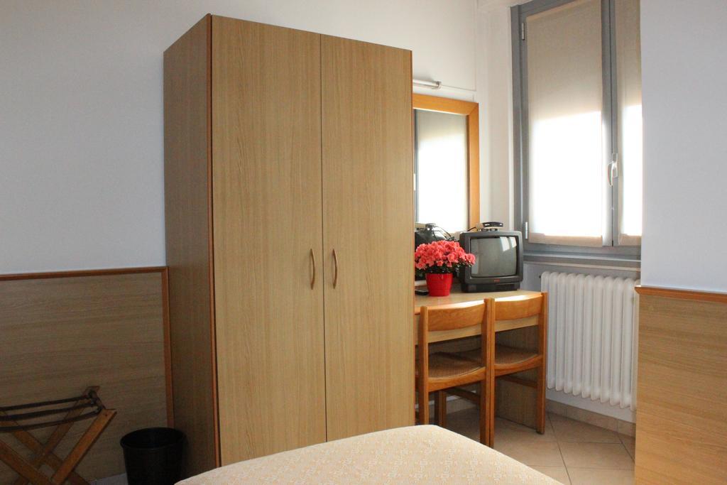 Twin Room,205643269:JPEG