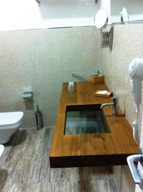 Standard Double Room,205636102:JPEG