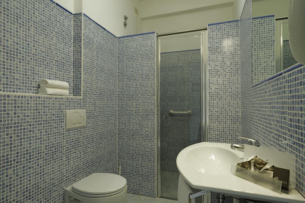 Classic Double or Twin Room Partial Sea View,378641155:JPEG