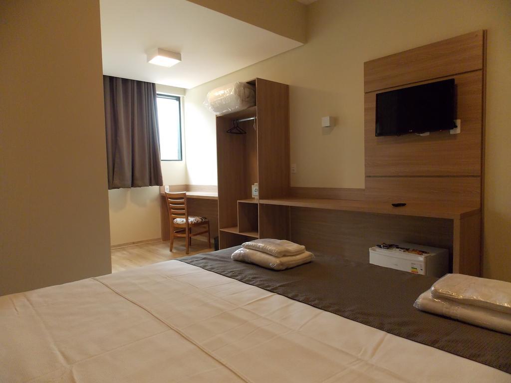 Deluxe Double Room Shower,549380400:JPEG
