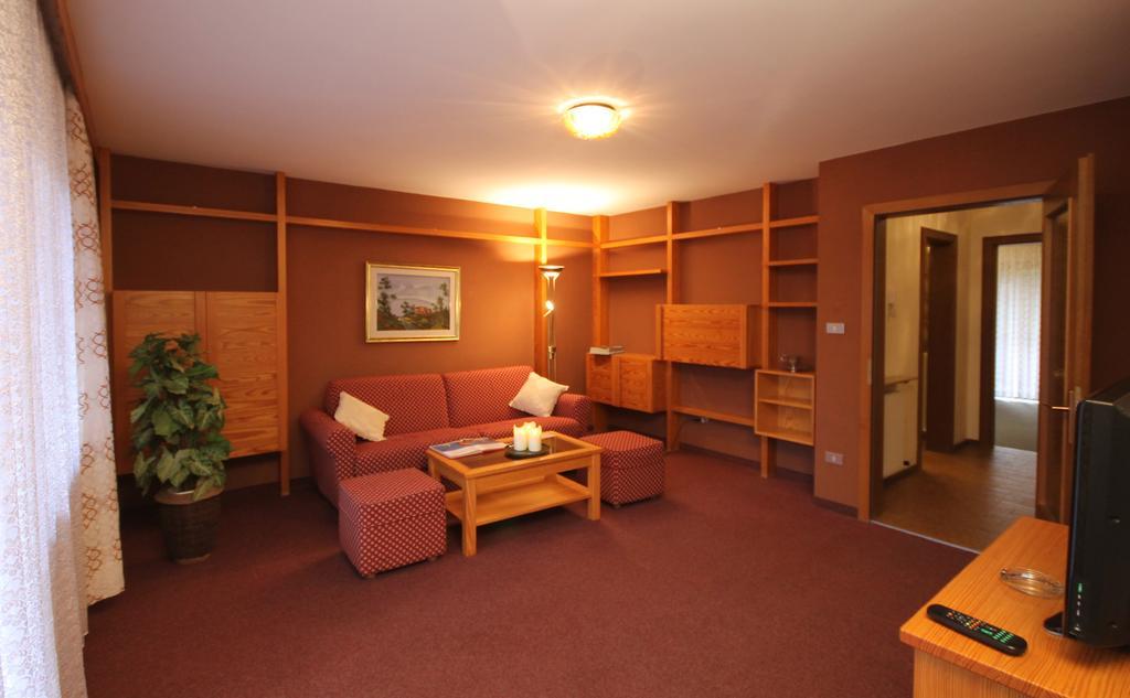 Superior One-Bedroom Apartment,230954830:JPEG