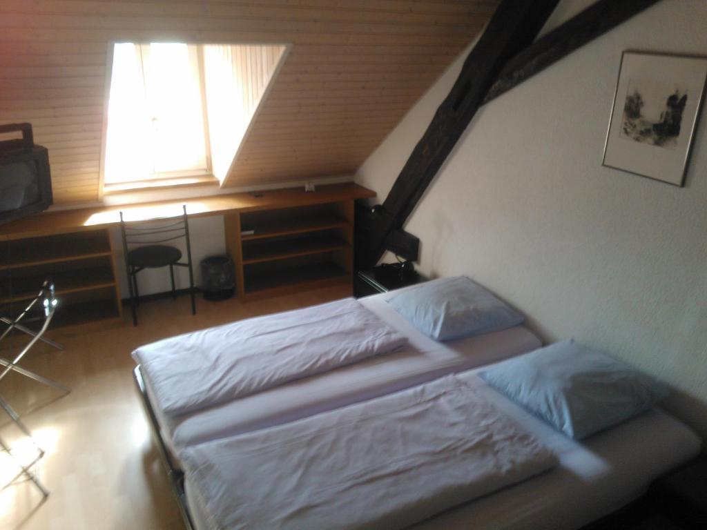 Family Room,214775372:JPEG