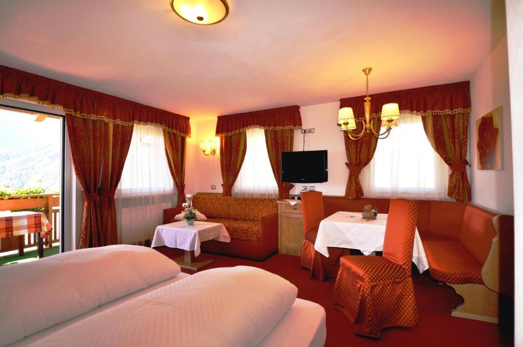 Deluxe Double or Twin Room Balcony,22099281:JPEG