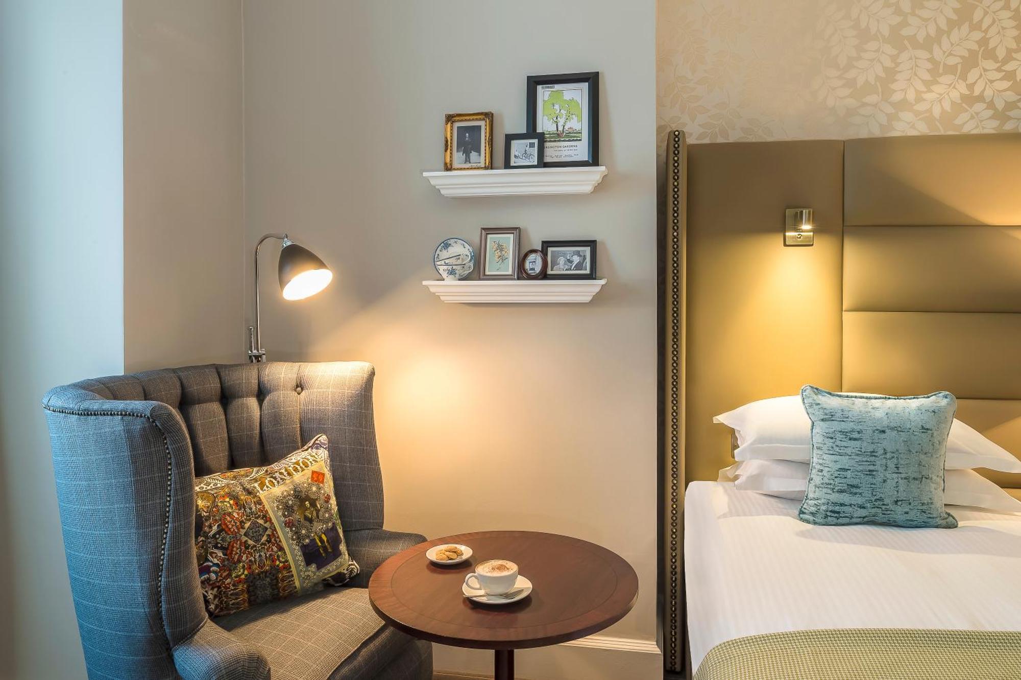 Deluxe Room Two Single Beds