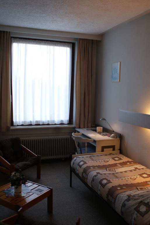 Single Room,208380538:JPEG