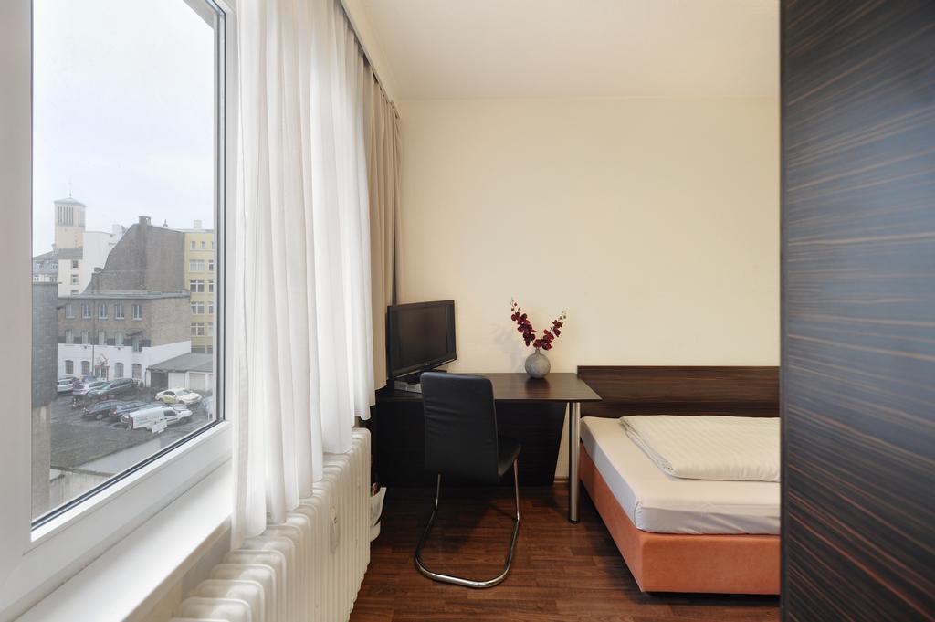 Twin Room Bathroom
