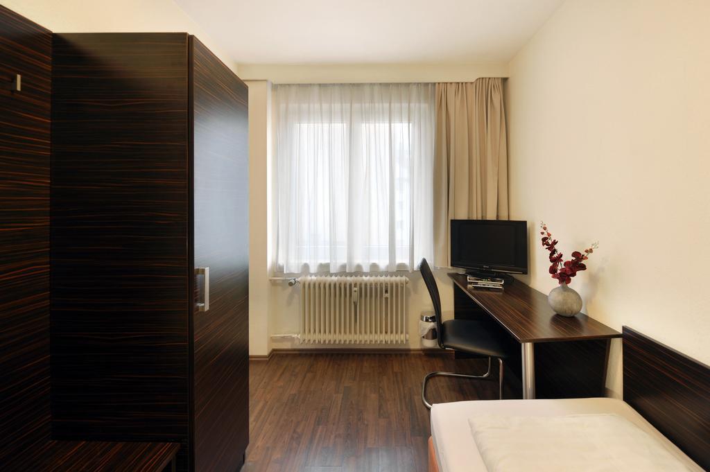 Twin Room Bathroom