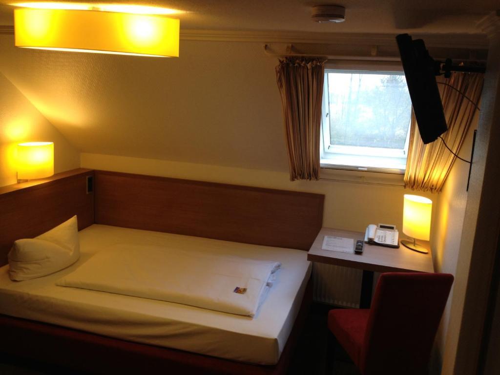Economy Single Room