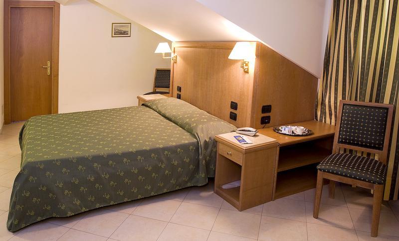 Basic Triple Room,210484781:JPEG