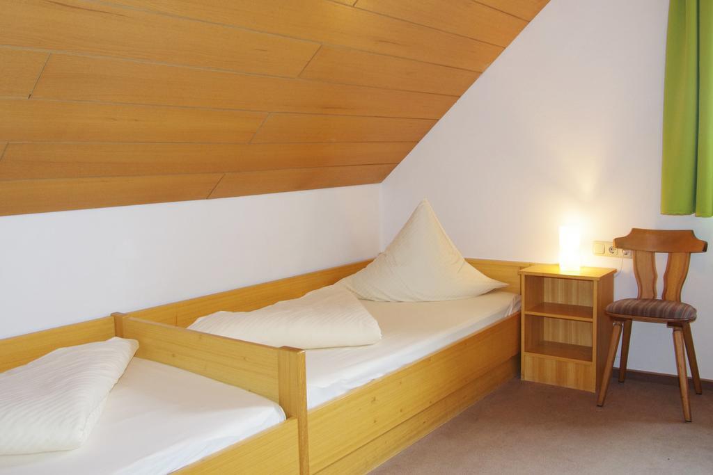 Twin Room,765728479:JPEG