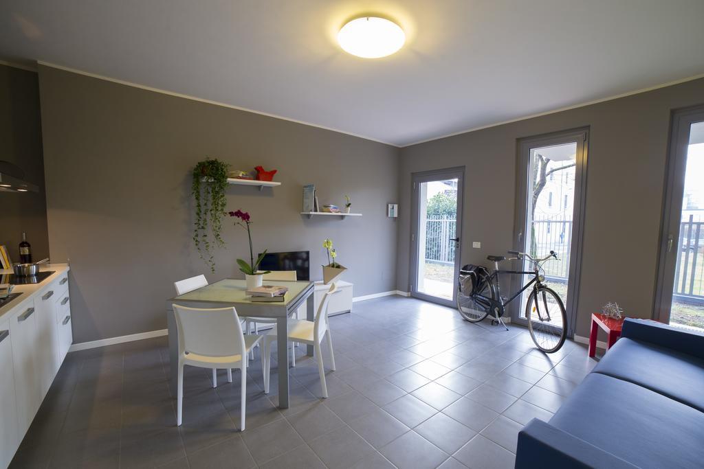 One-Bedroom Apartment with Terrace,211470827:JPEG