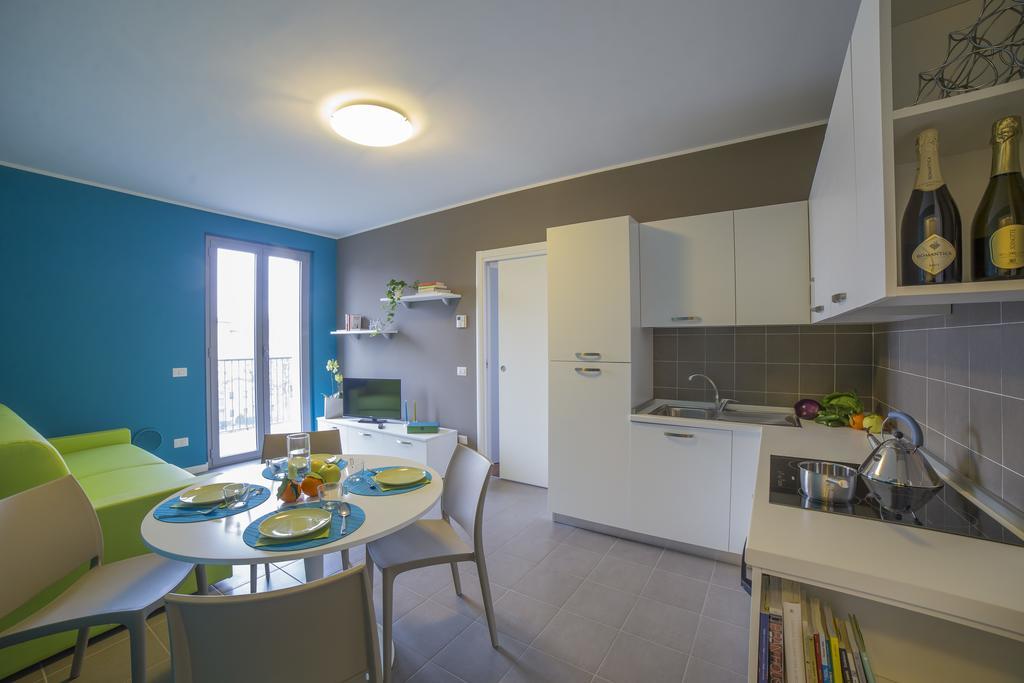 One-Bedroom Apartment,211471466:JPEG