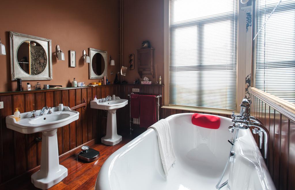 Double Room Private Bathroom