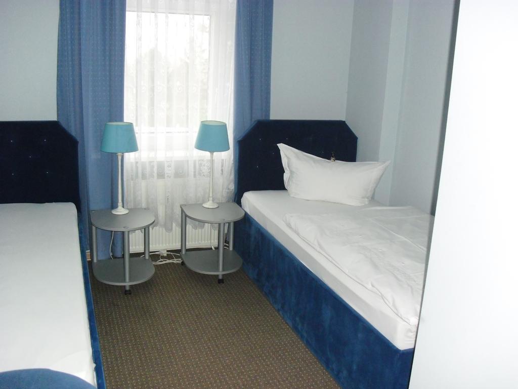 Single Room,212579828:JPEG