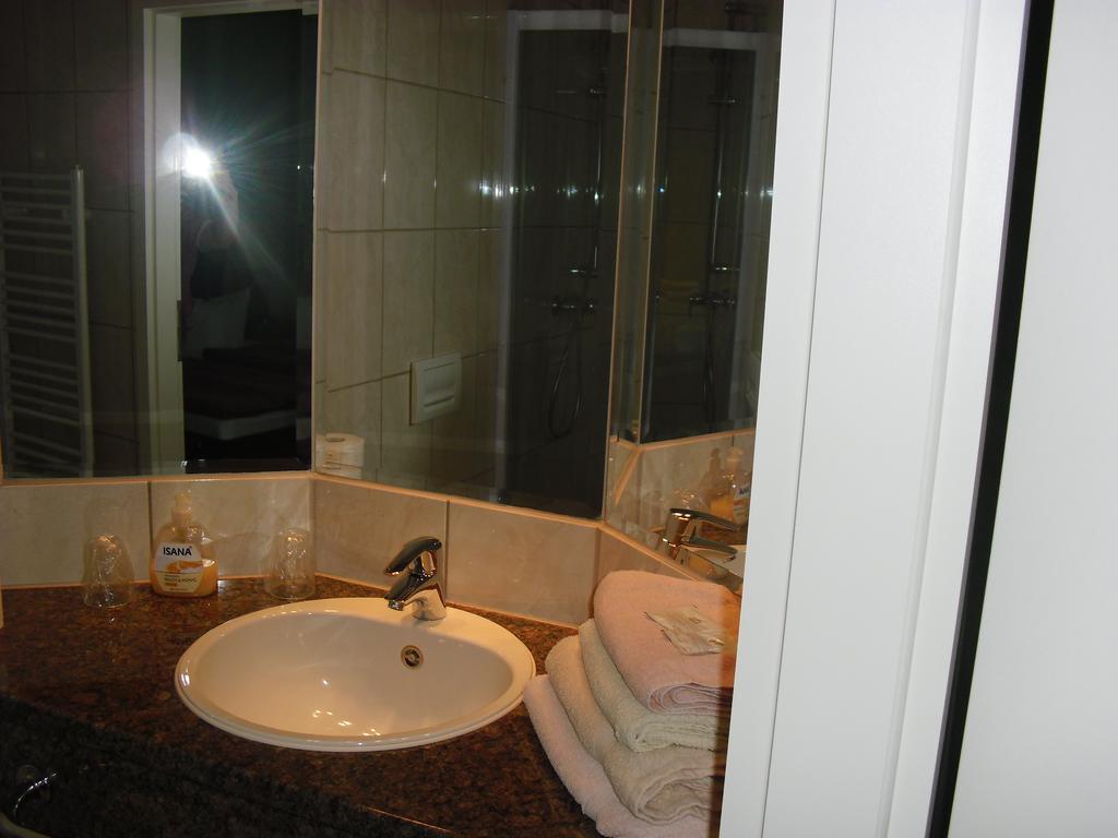 Twin Room Bathroom