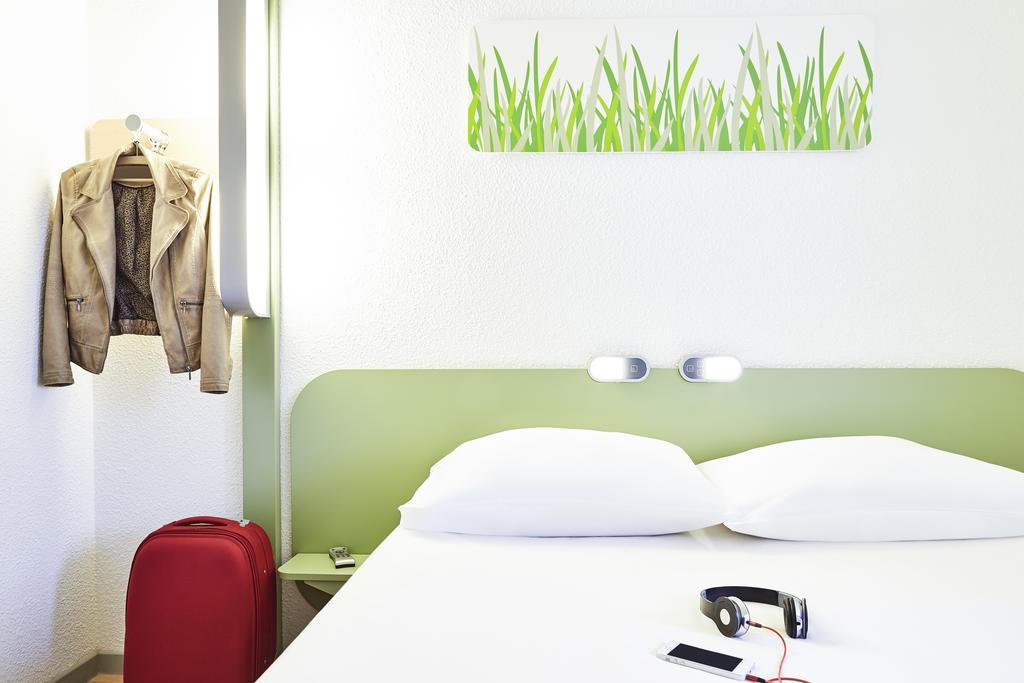 Standard Double Room,212703302:JPEG