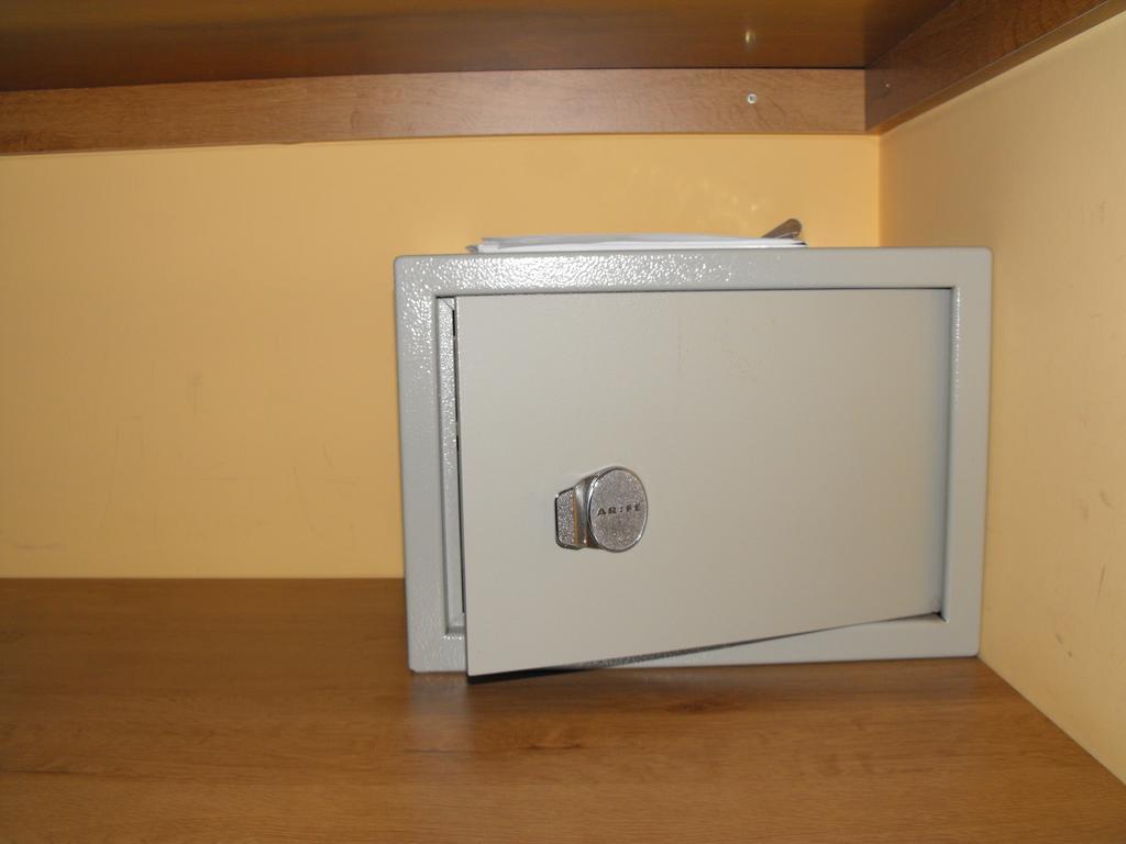 Single Room,653040456:JPEG