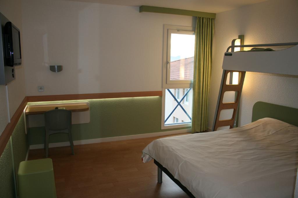 Standard Room One Double Bed One Single Bed,812565777:JPEG
