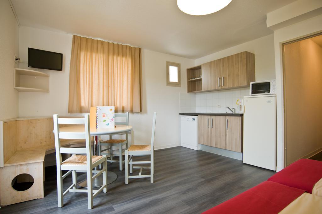 One-Bedroom Apartment,214307321:JPEG