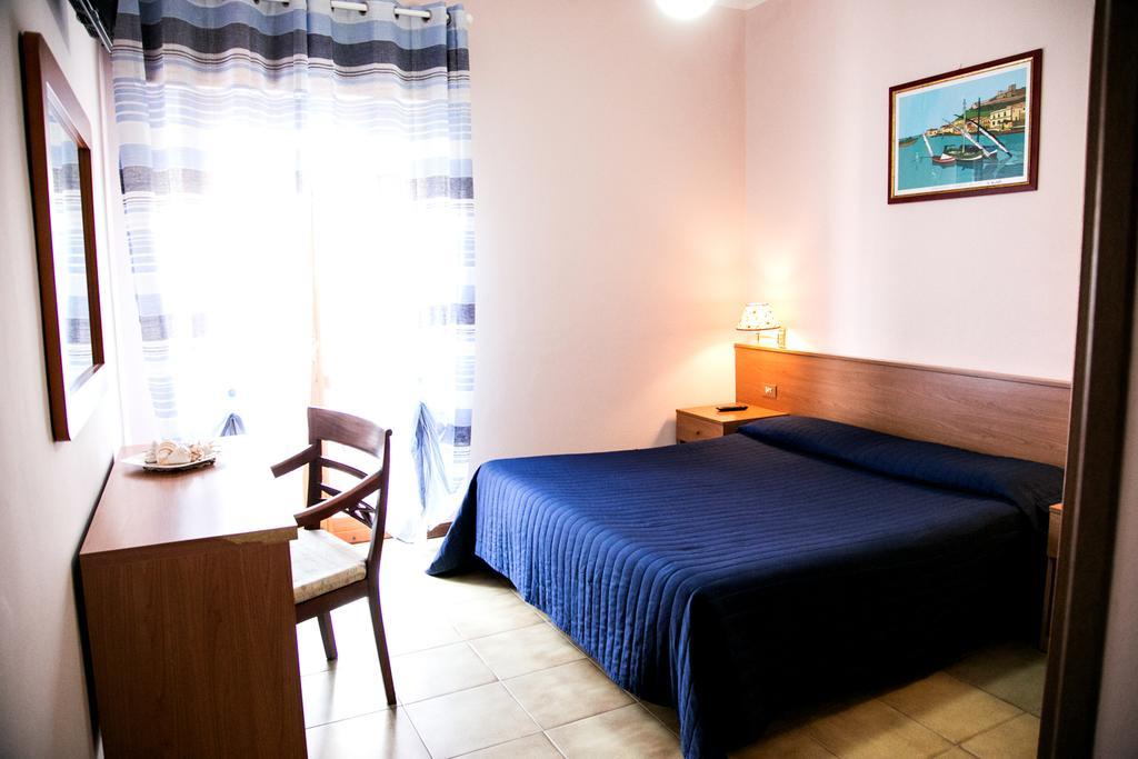 Double or Twin Room,214679663:JPEG