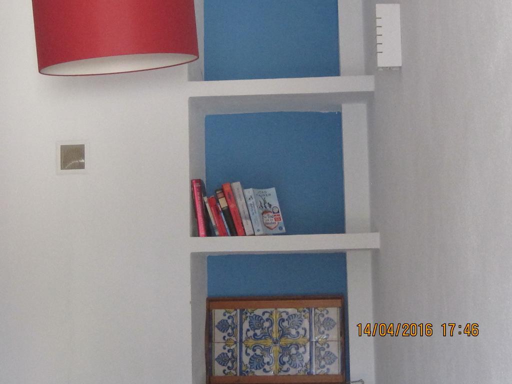 One-Bedroom House,215373065:JPEG