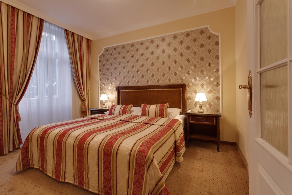 Premium Suite