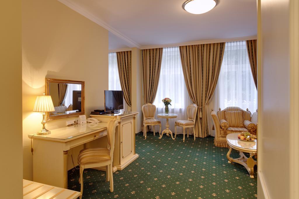 Premium Suite