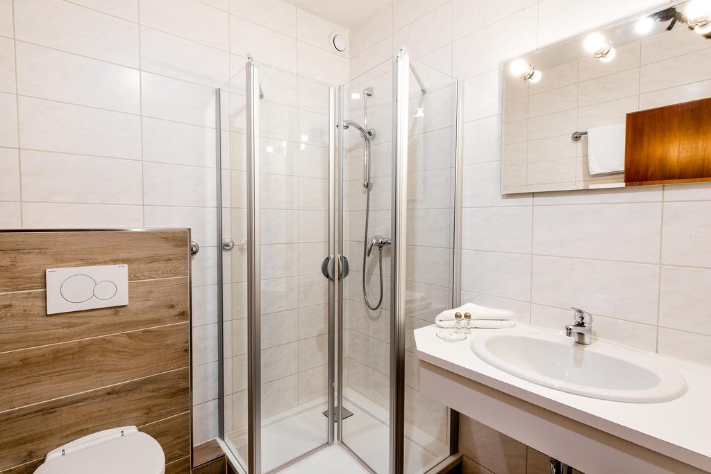 Apartment,215803490:JPEG