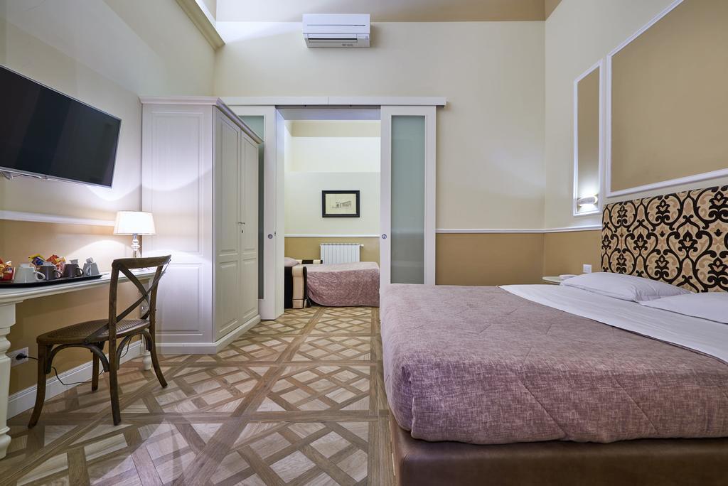 Family Room (2 Adults + 2 Children)