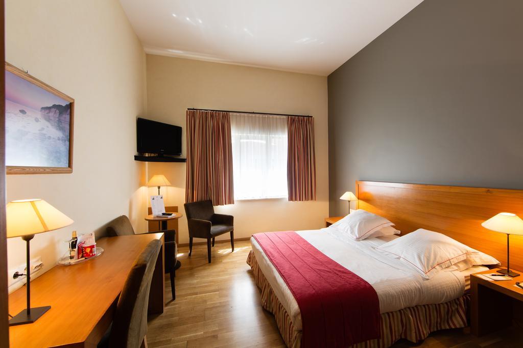 Standard Double or Twin Room,683607375:JPEG