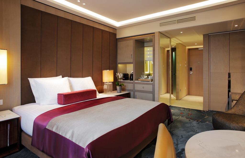Deluxe King Room,702595669:JPEG