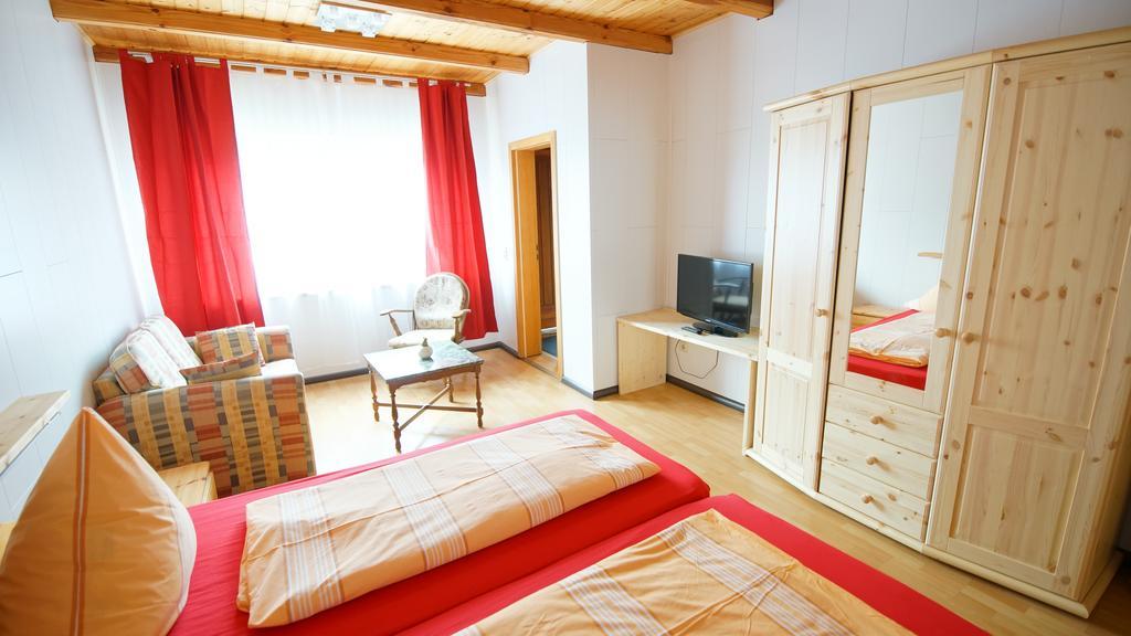 Deluxe Double Room Shower