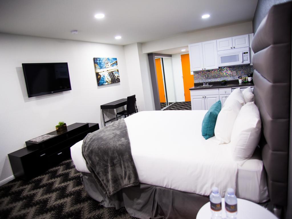 King Room Kichenette