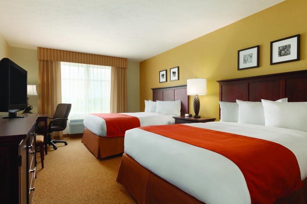 Queen Room Two Queen Beds Disability Access,848880680:JPEG