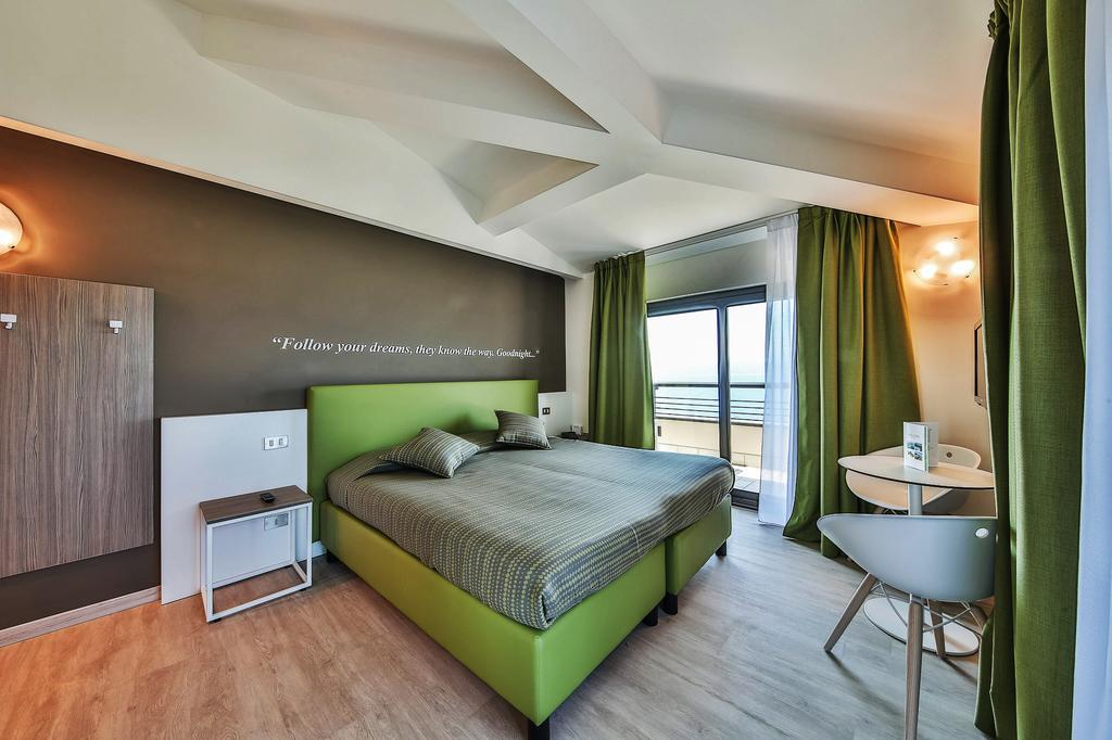 Superior Double or Twin Room Balcony Lake View