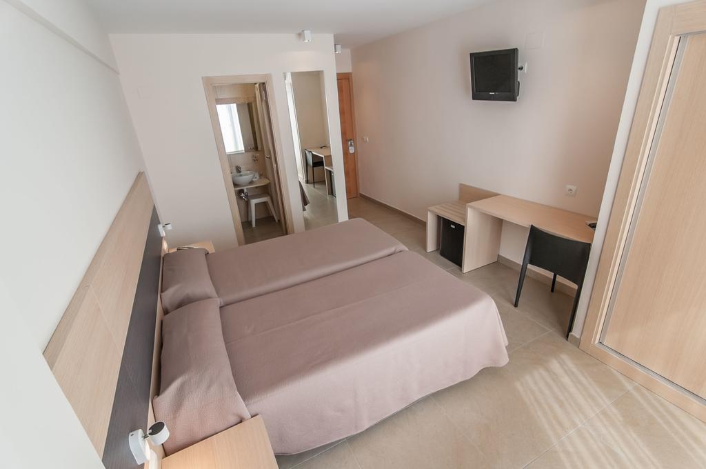 Double or Twin Room Terrace