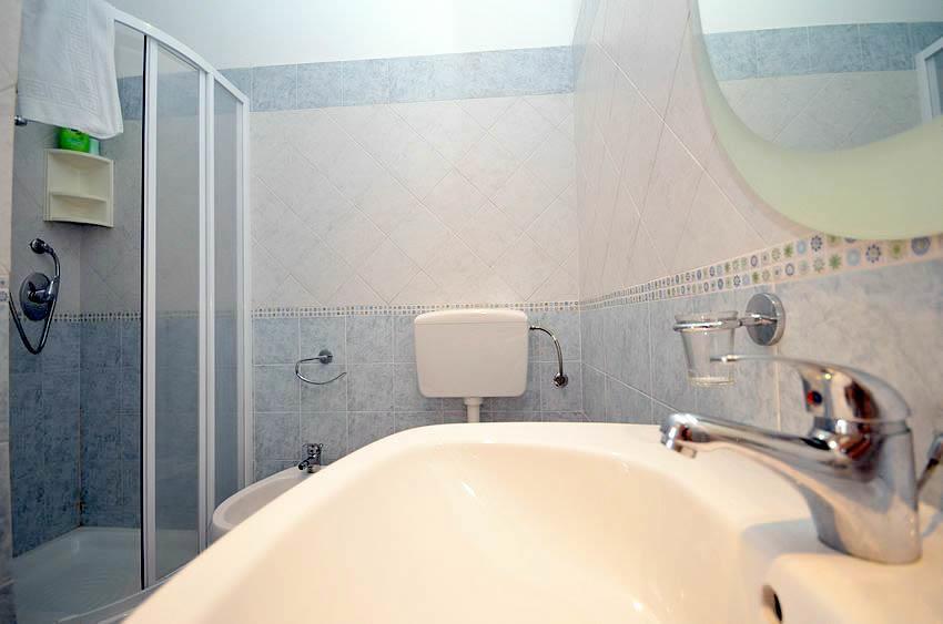 Single Room,217983665:JPEG