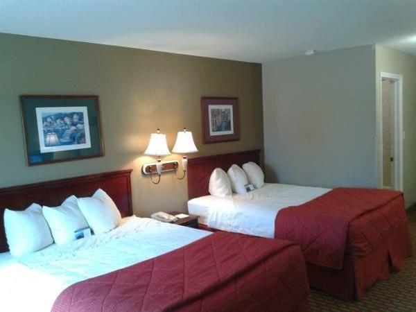 Queen Room 2 Queen Beds