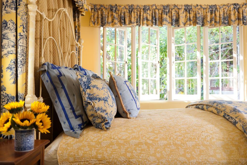 Standard Queen Room 2nd Floor