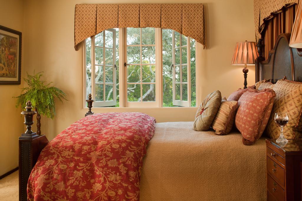 Deluxe Queen Suite 2nd Floor
