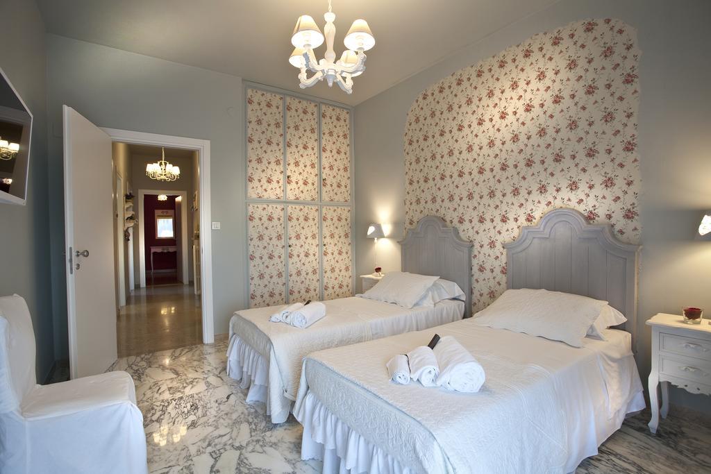 Double Room Private External Bathroom