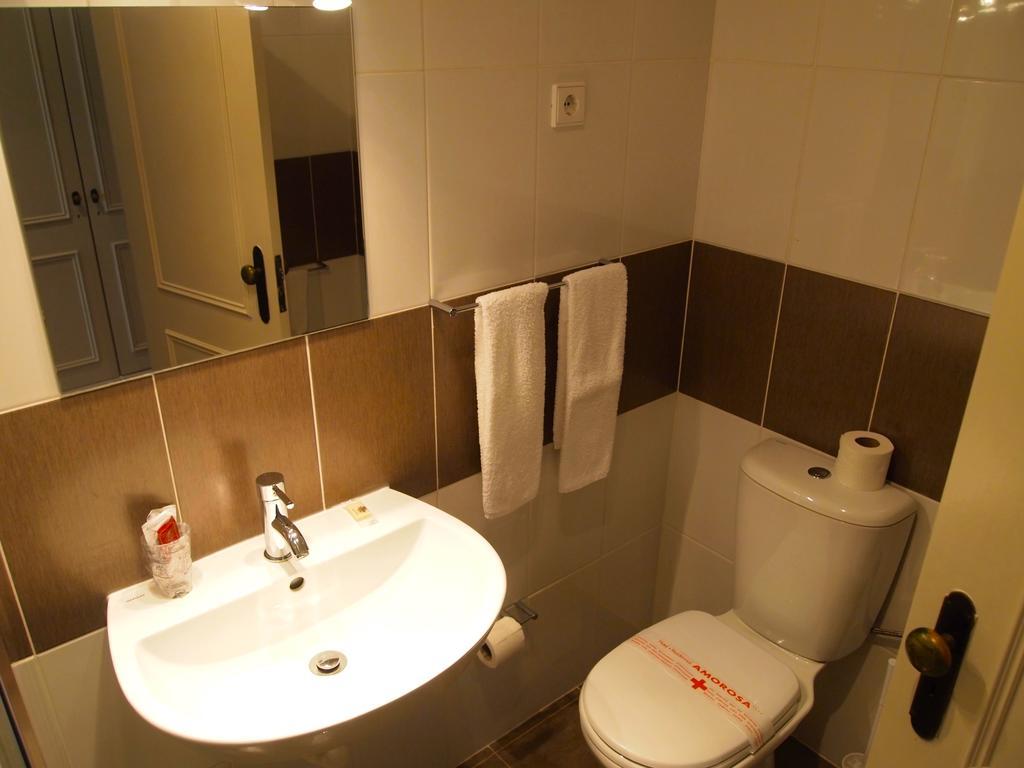 Standard Twin Room,220235609:JPEG