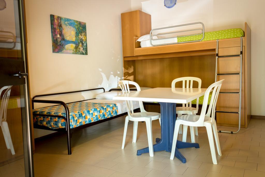 One-Bedroom Apartment Standard,1275133798:JPEG