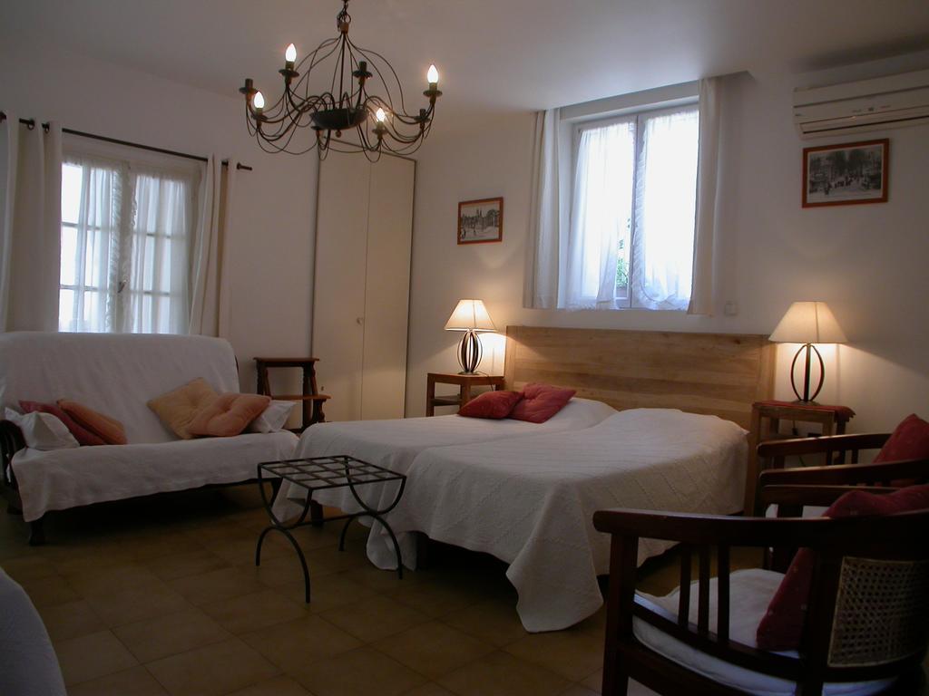 Studio Apartment