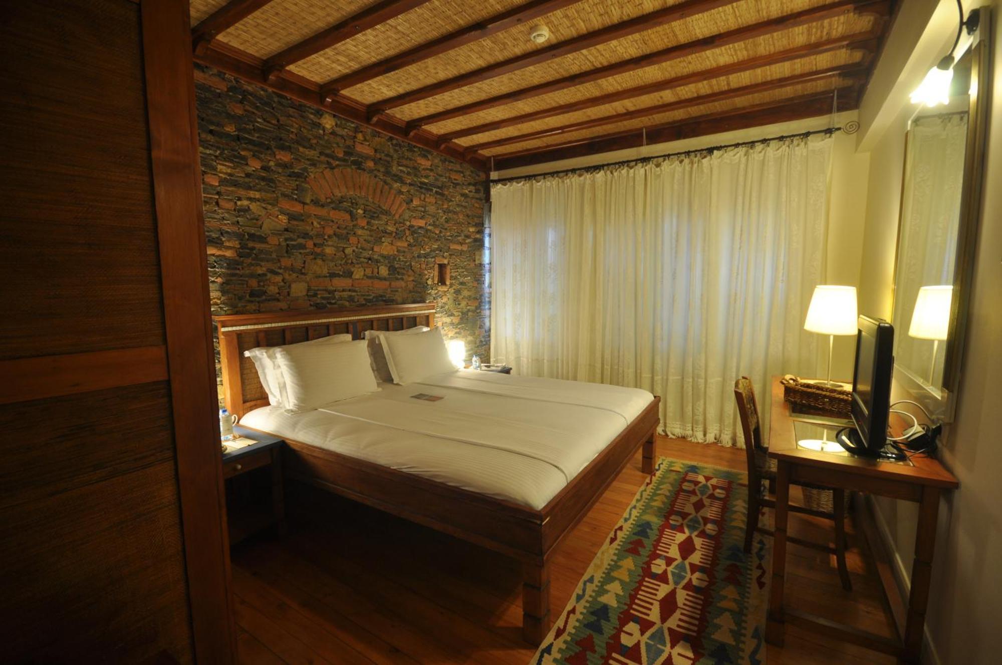 Suite with French Balcony,698923767:JPEG