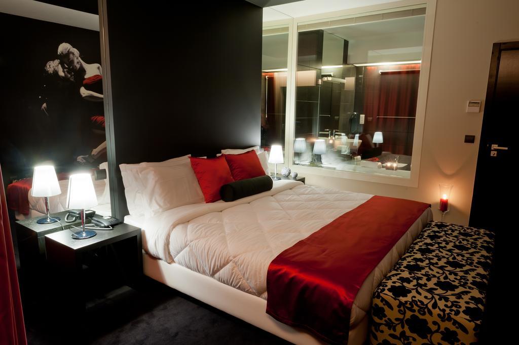 Double Room Shower